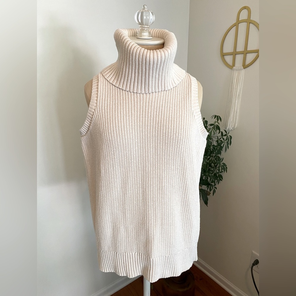 Banana Republic Factory cowl neck, sleeveless seater